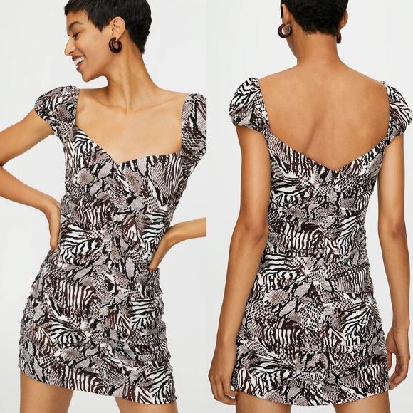 Aritzia Dresses & Skirts - Aritzia Wilfred Veda Animal Print Mini Dress